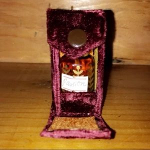 BRAND NEW VINTAGE PASSION IN VELVET CASE